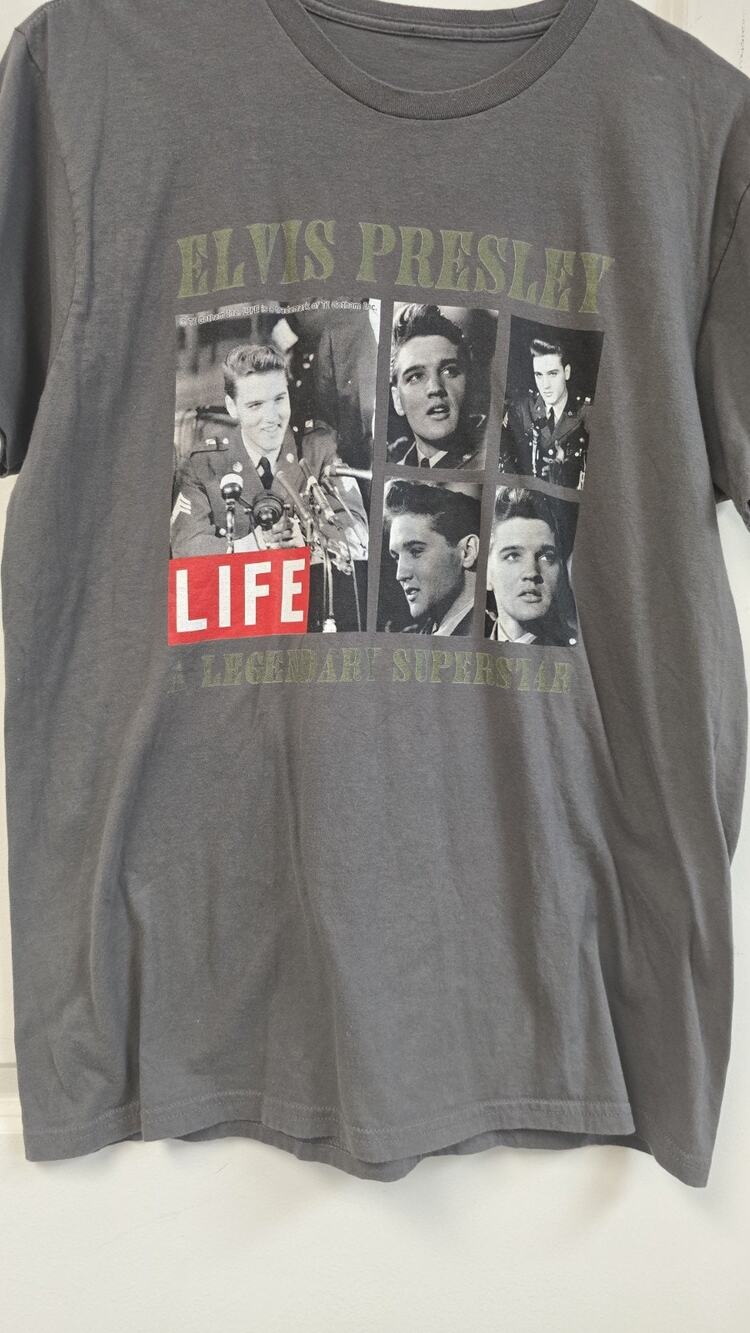 Jen8953 Elvis Presley Vintage Music T-Shirt, Size Large Gray.